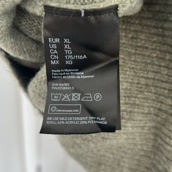 H&M Sweater - Picture 4 of 4